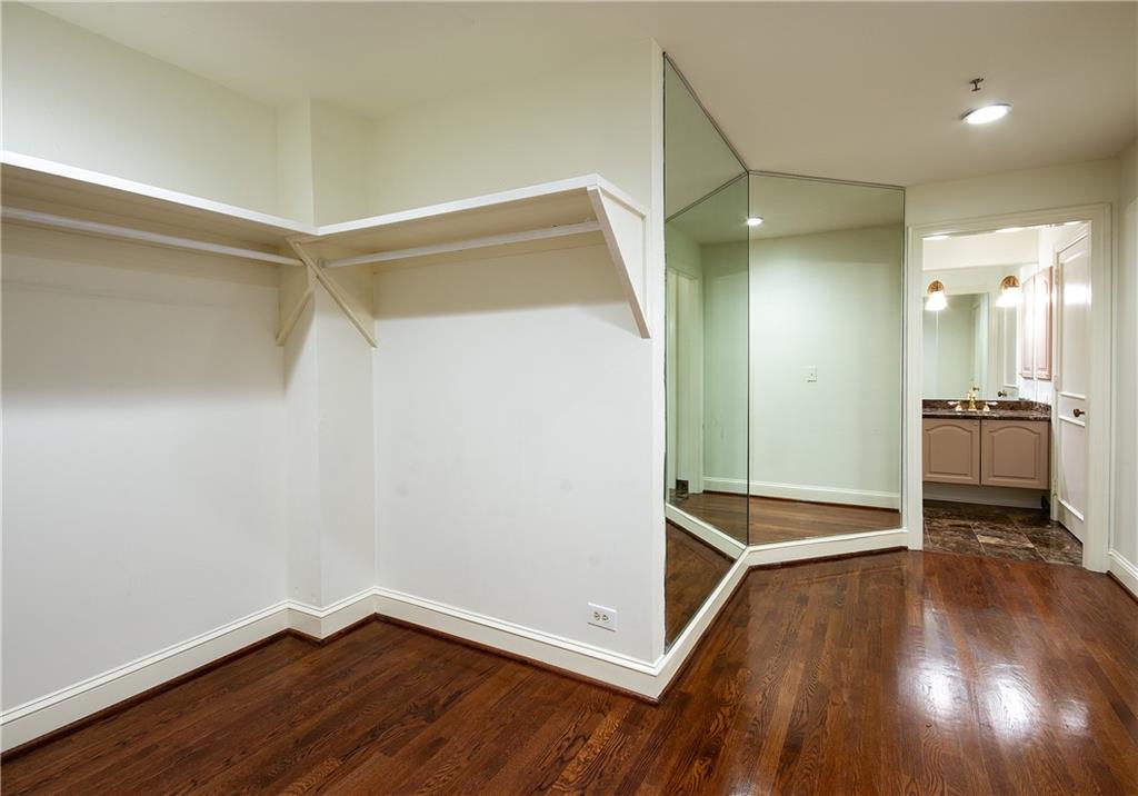 2660 Peachtree Road NW Unit 6E