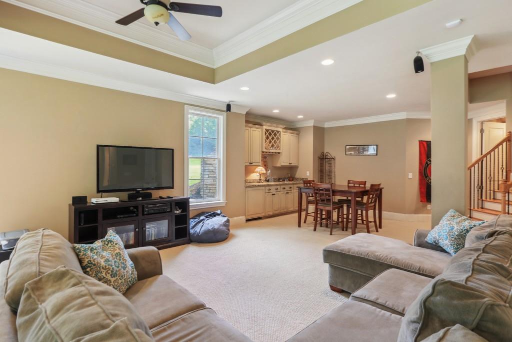 112 MANCHESTER Lane
