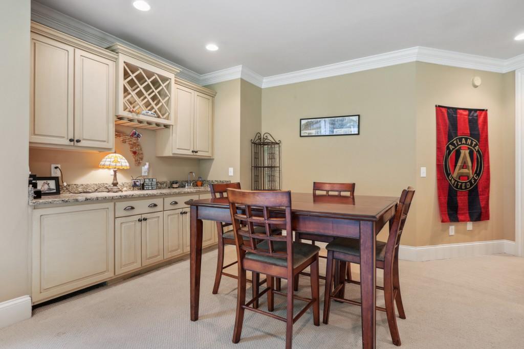 112 MANCHESTER Lane