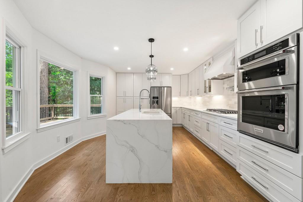 4260 Blackland Way
