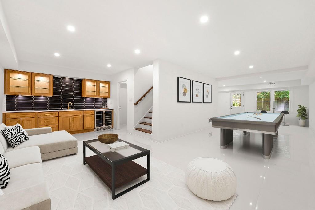 4260 Blackland Way