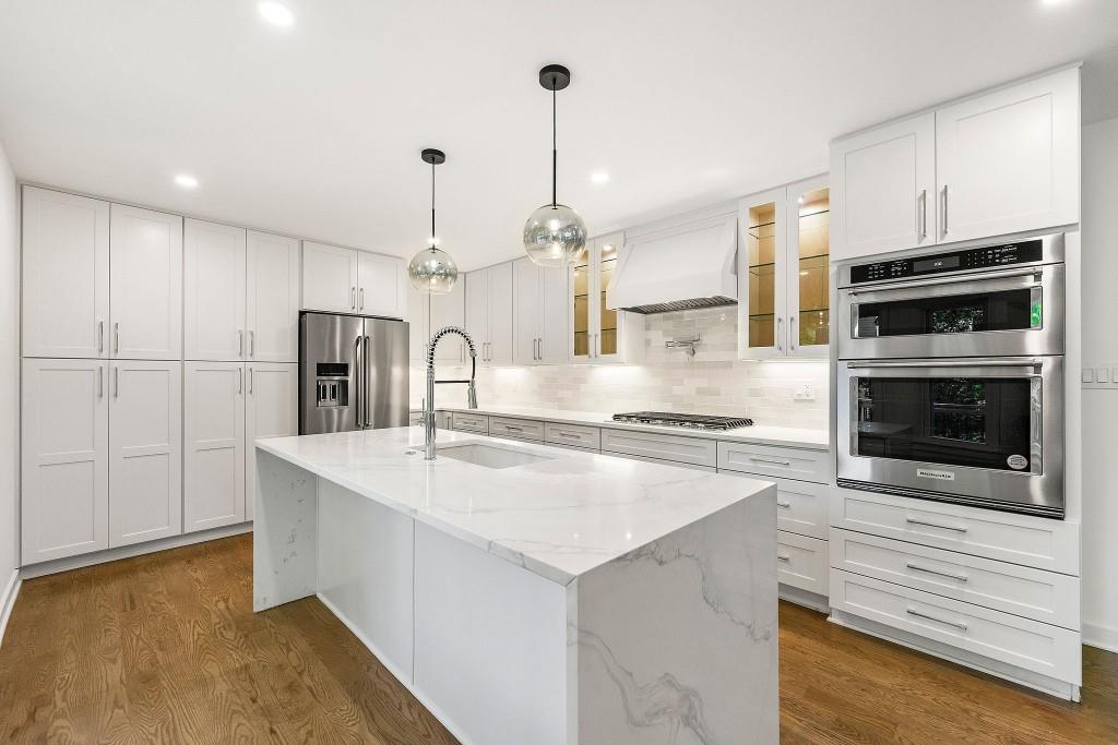 4260 Blackland Way