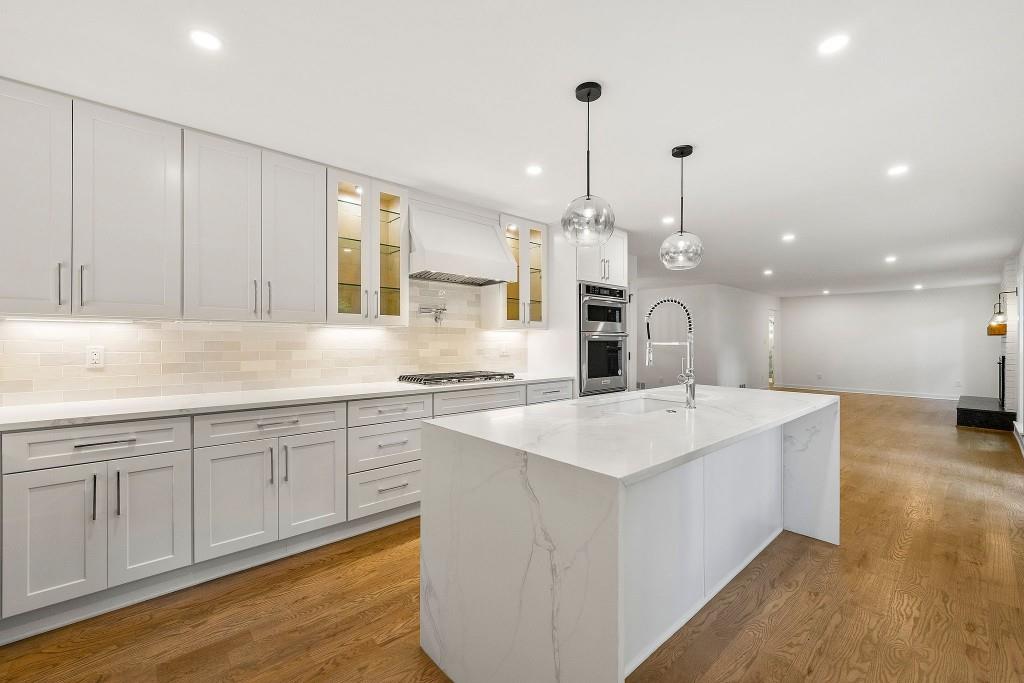 4260 Blackland Way