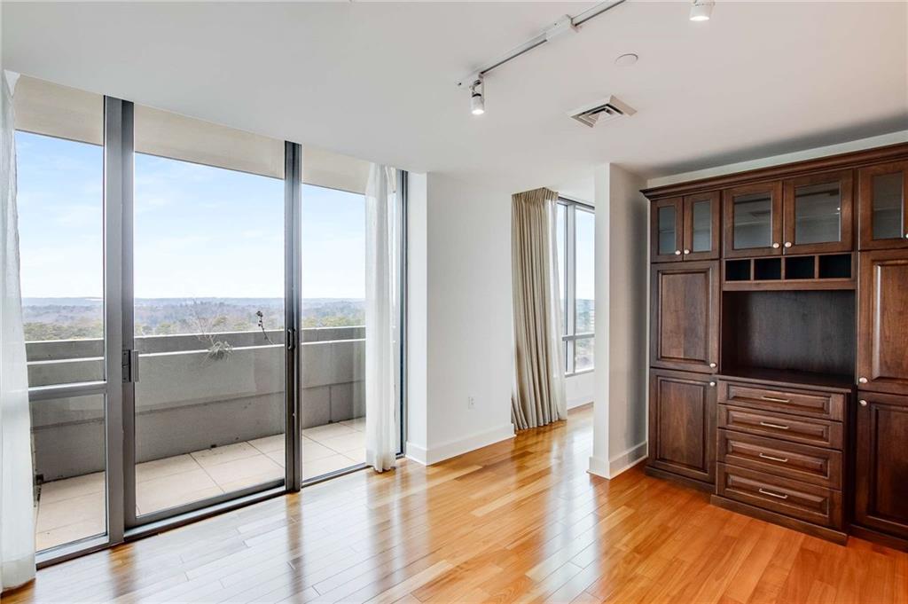 700 Park Regency Place NE Unit 1907