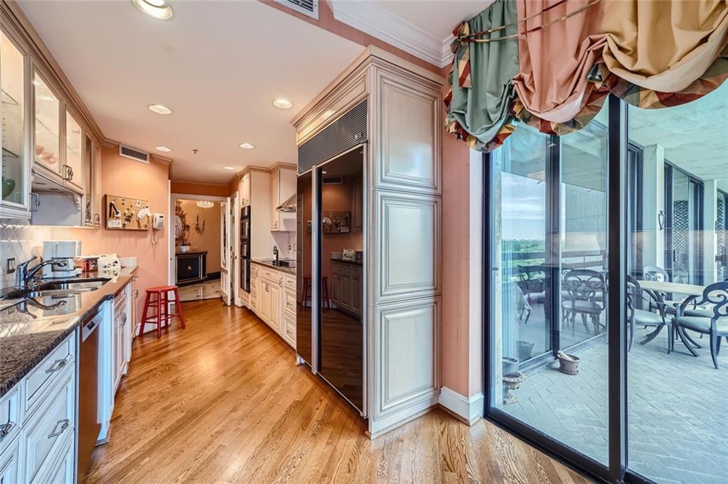 2660 Peachtree Road NW Unit 21E