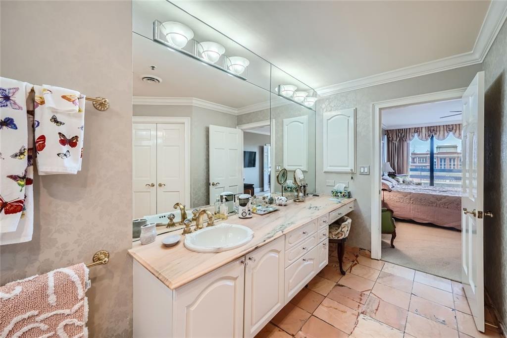 2660 Peachtree Road NW Unit 21E