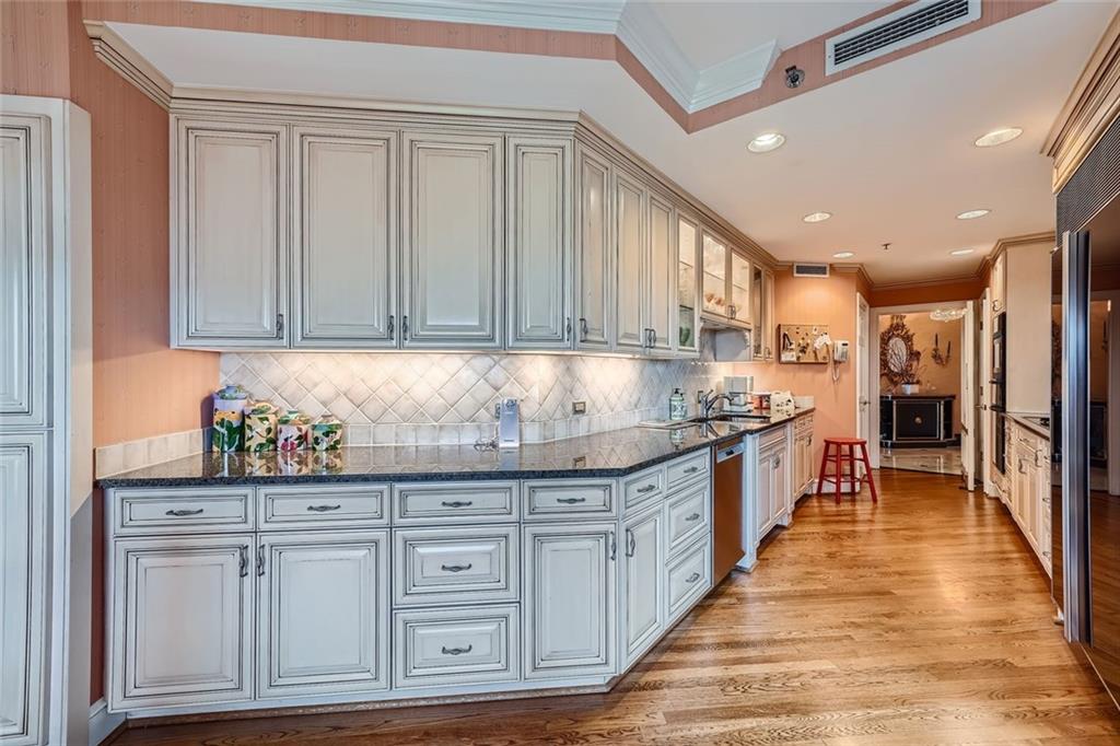 2660 Peachtree Road NW Unit 21E