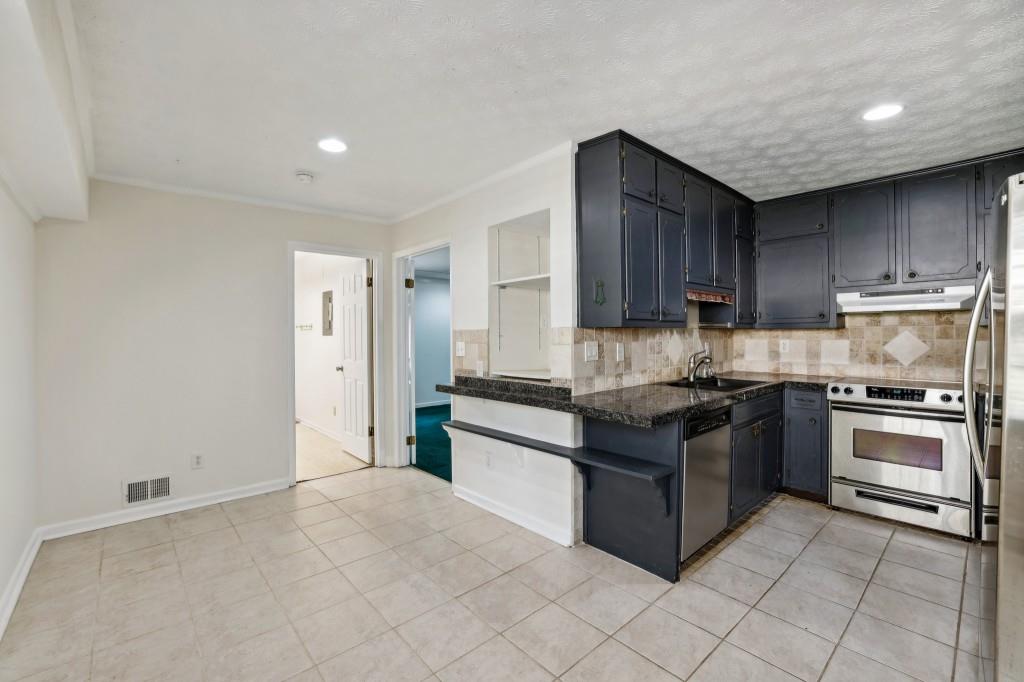 2736 Bluebird Circle