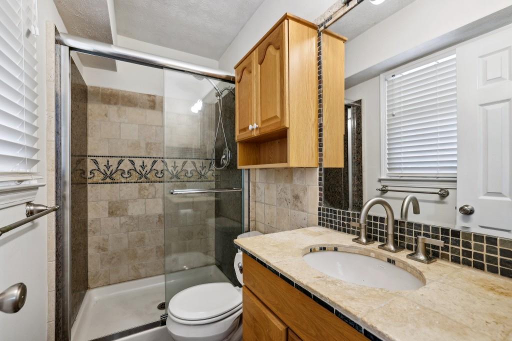 2736 Bluebird Circle