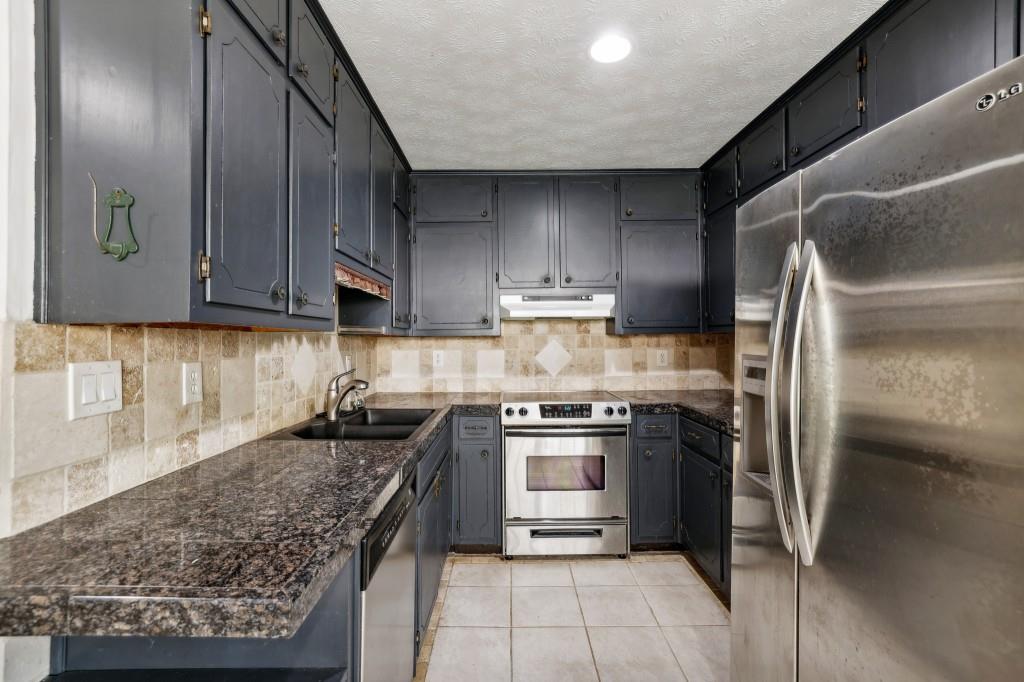 2736 Bluebird Circle