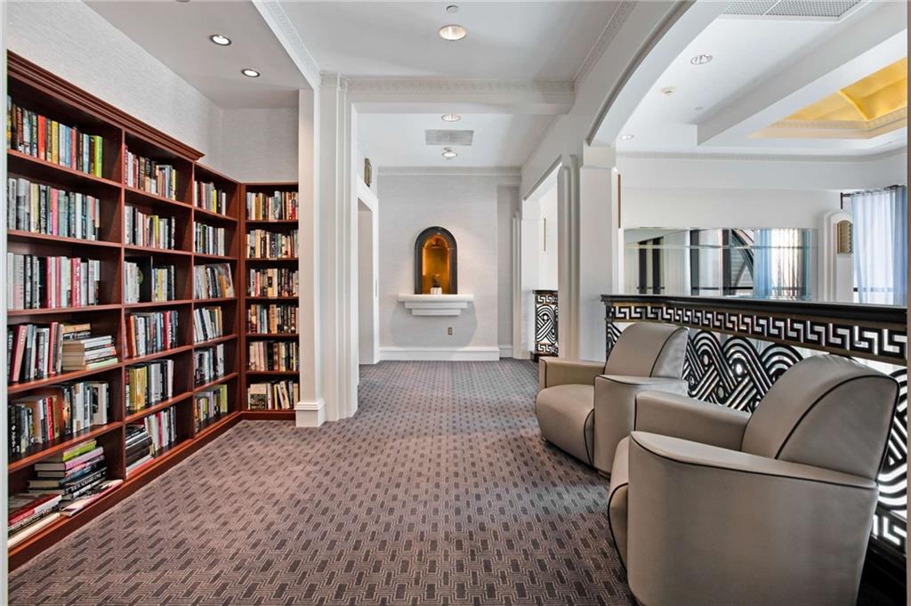 750 Park Avenue NE Unit 16N