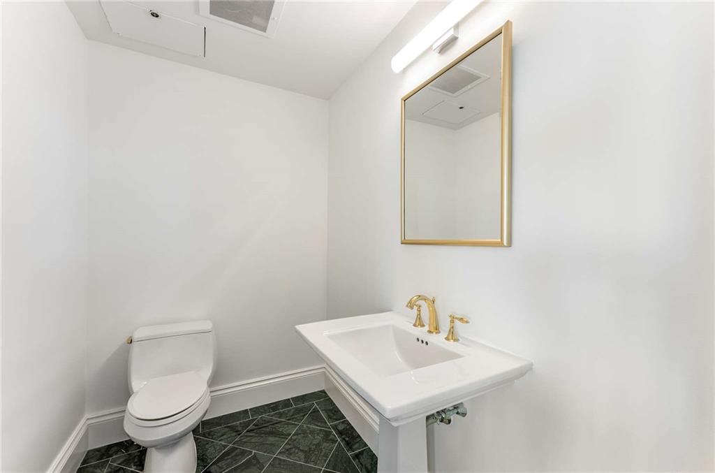 750 Park Avenue NE Unit 16N