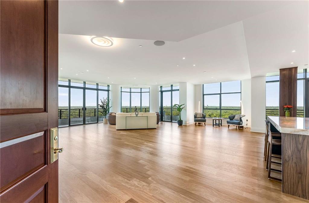 750 Park Avenue NE Unit 16N