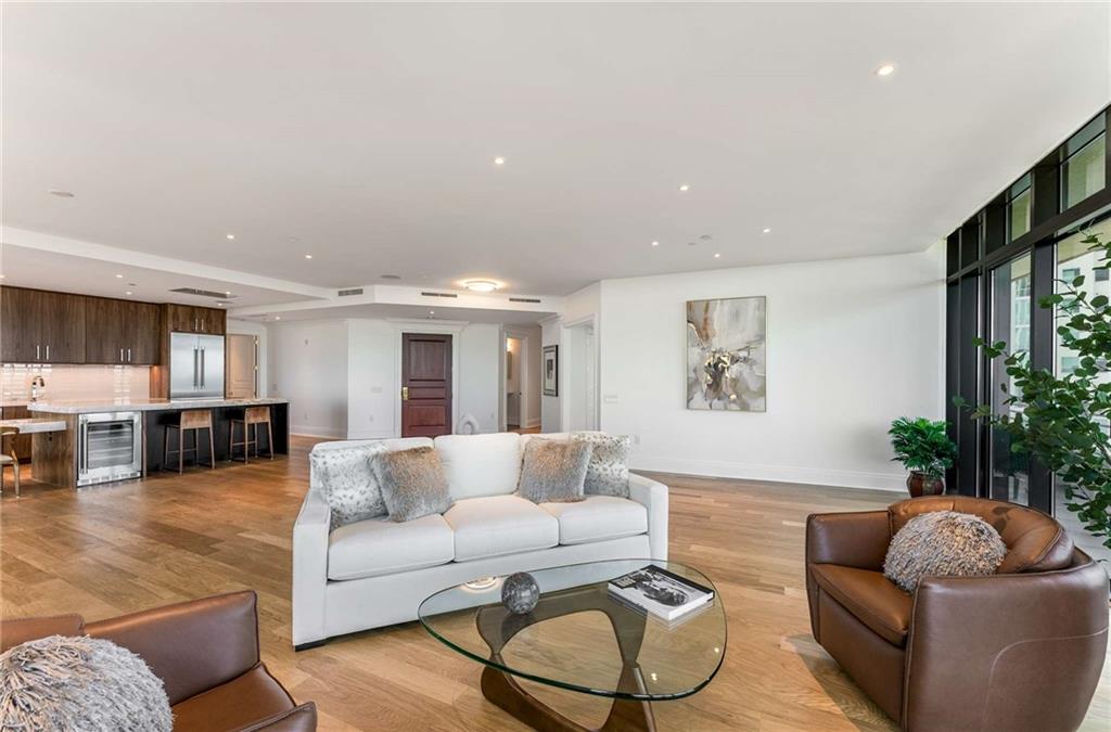 750 Park Avenue NE Unit 16N