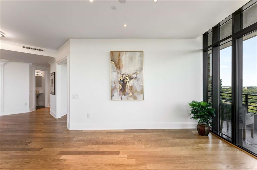 750 Park Avenue NE Unit 16N