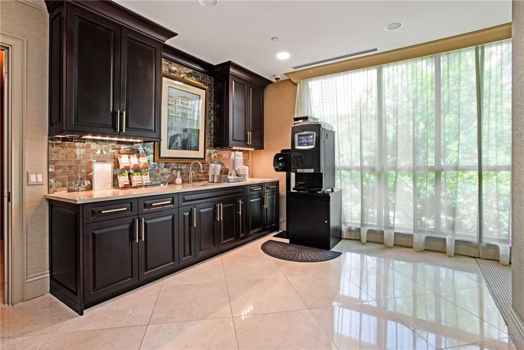 750 Park Avenue NE Unit 16N