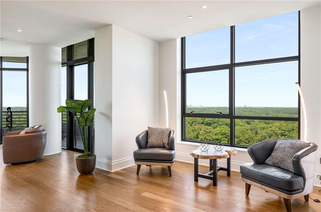 750 Park Avenue NE Unit 16N