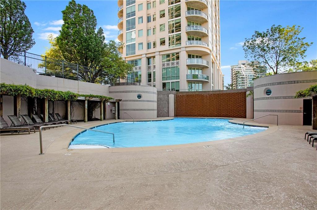 750 Park Avenue NE Unit 16N