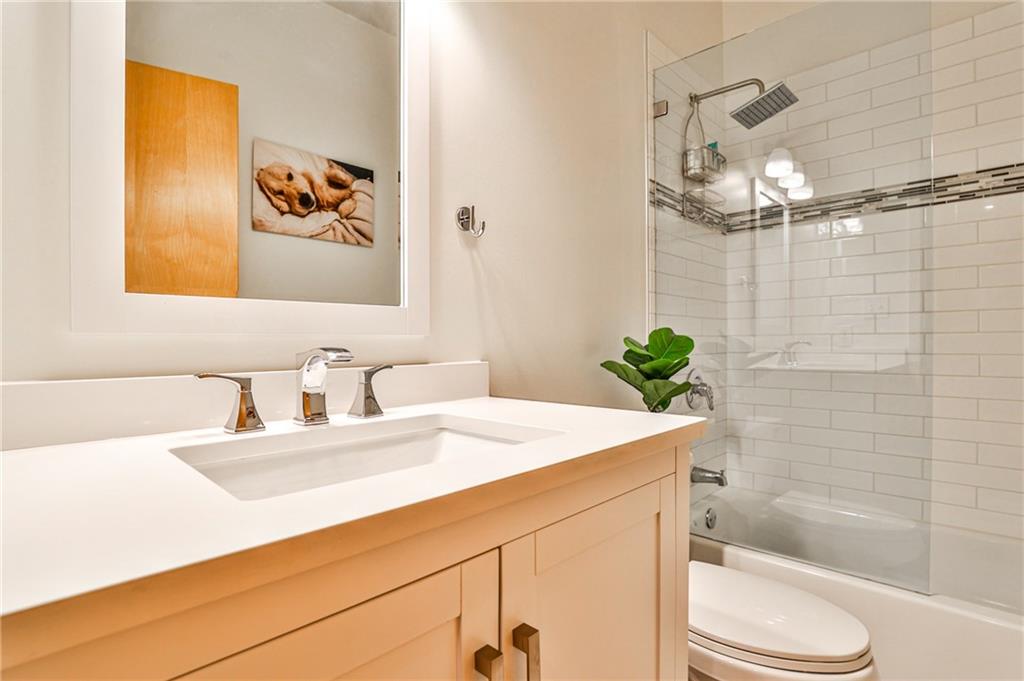 1328 Fernwood Circle NE