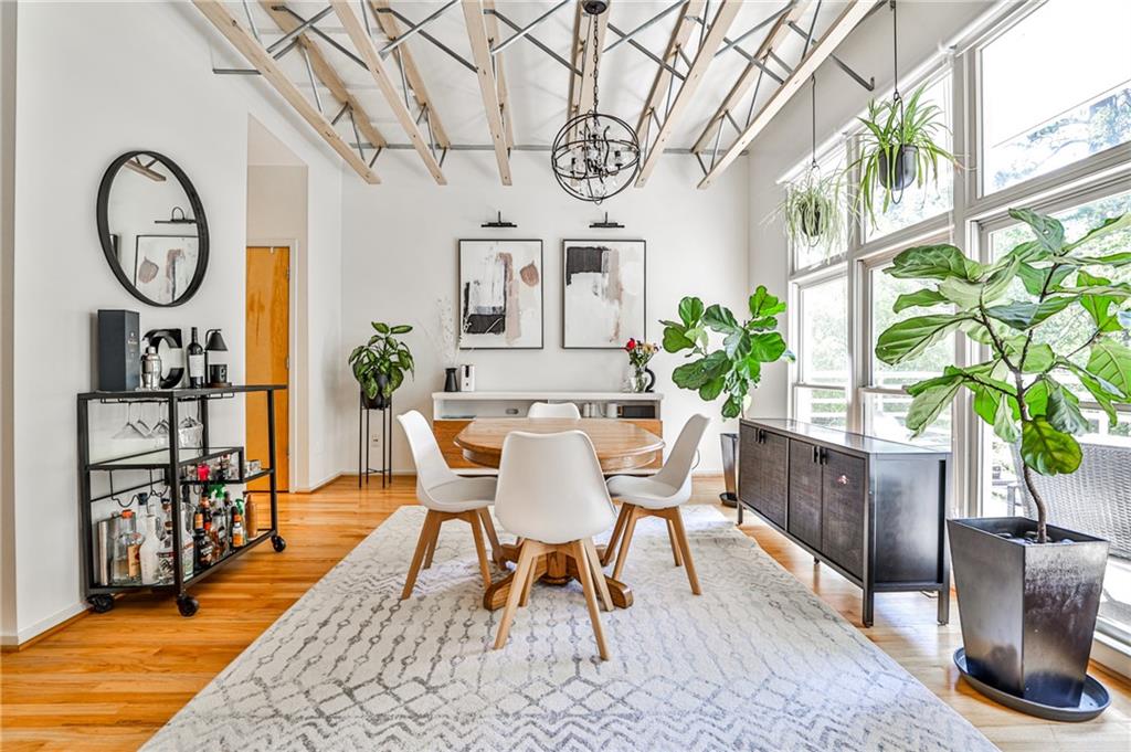 1328 Fernwood Circle NE