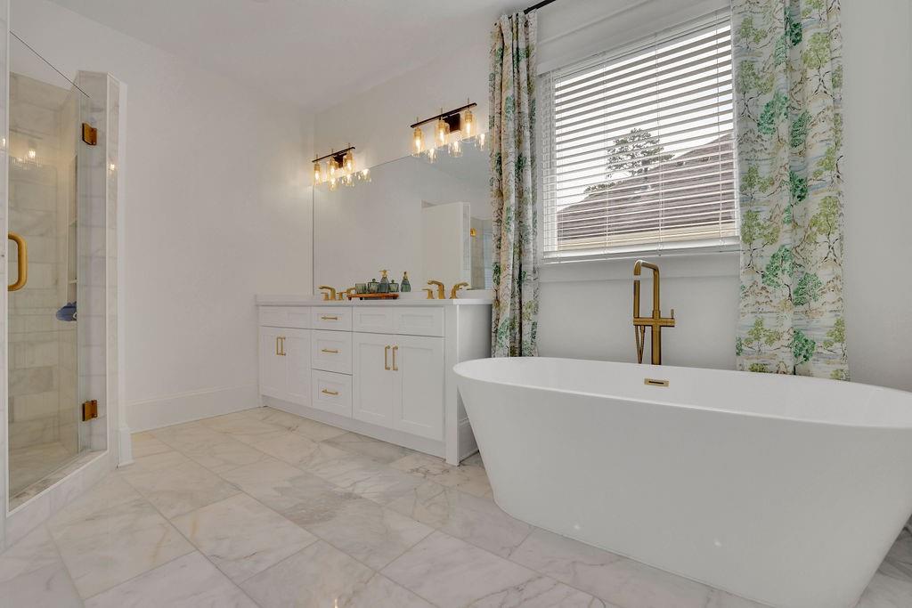 1627 Wayland Circle NE