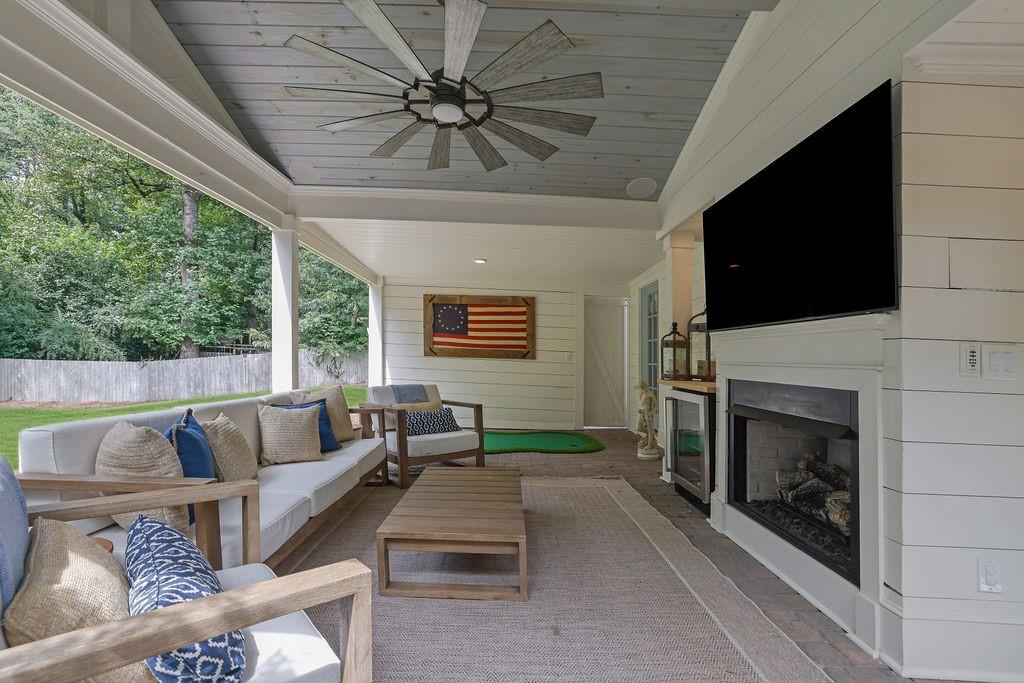 1627 Wayland Circle NE