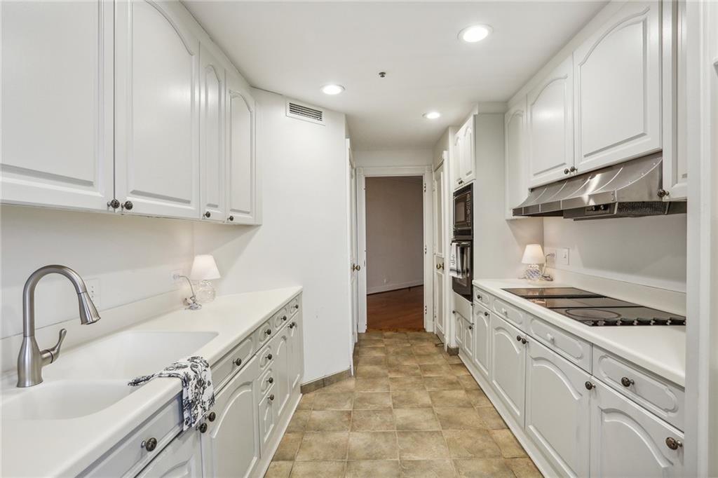 2660 Peachtree Road NW Unit 28C