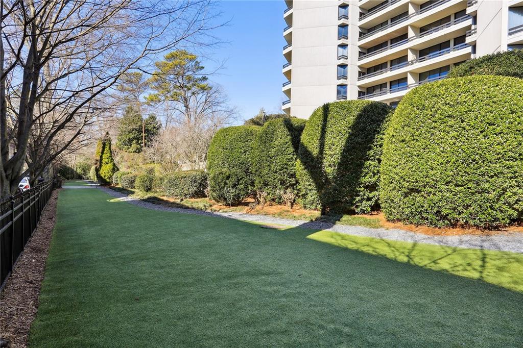 2660 Peachtree Road NW Unit 28C