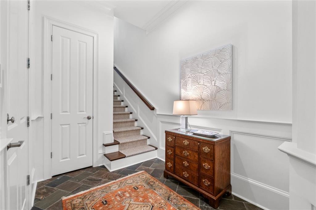 3338 PACES FERRY Avenue SE
