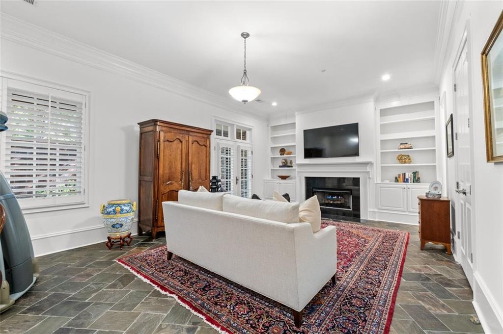 3338 PACES FERRY Avenue SE