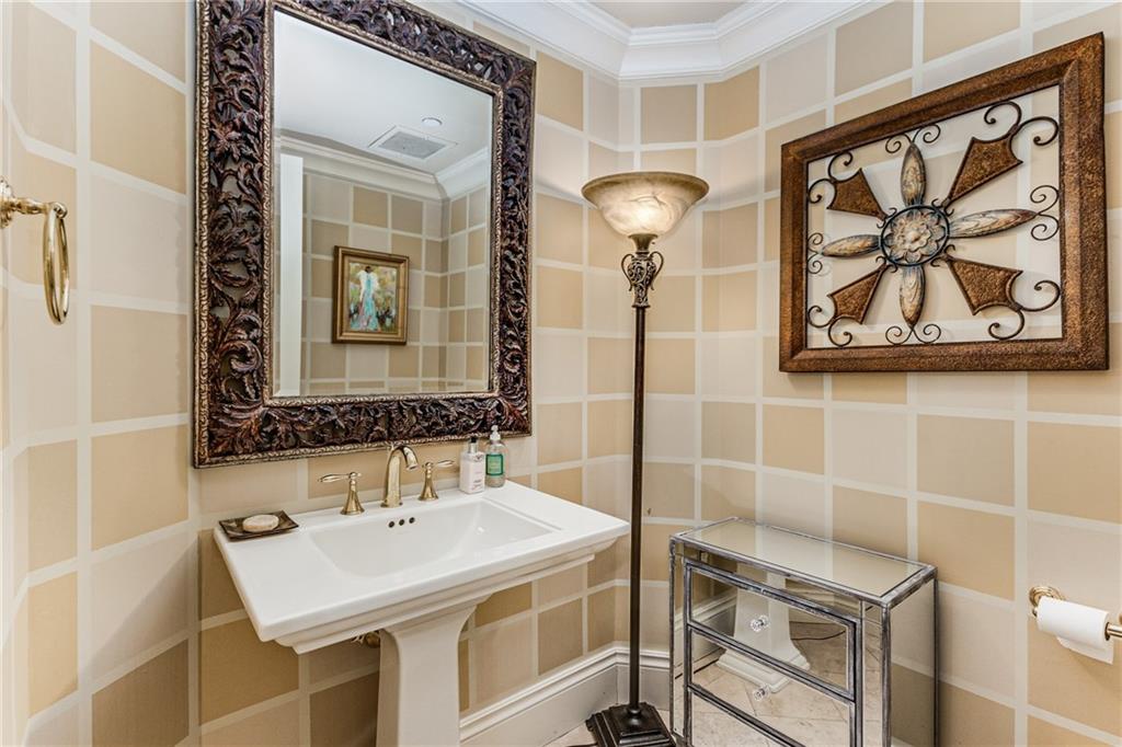 750 Park Avenue NE Unit 8E