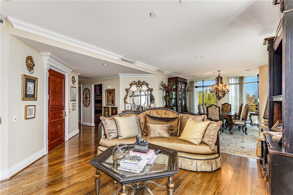 750 Park Avenue NE Unit 8E
