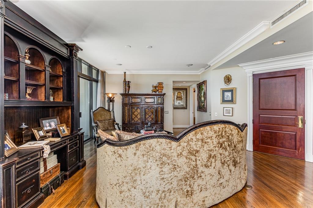 750 Park Avenue NE Unit 8E