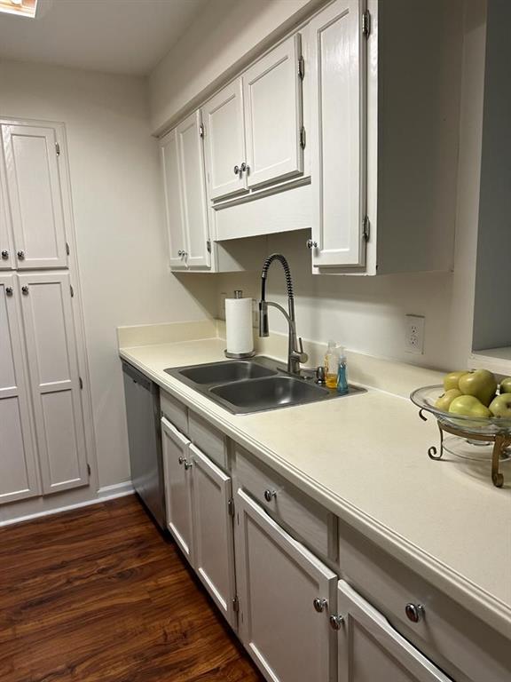 4211 PINE HEIGHTS Drive NE