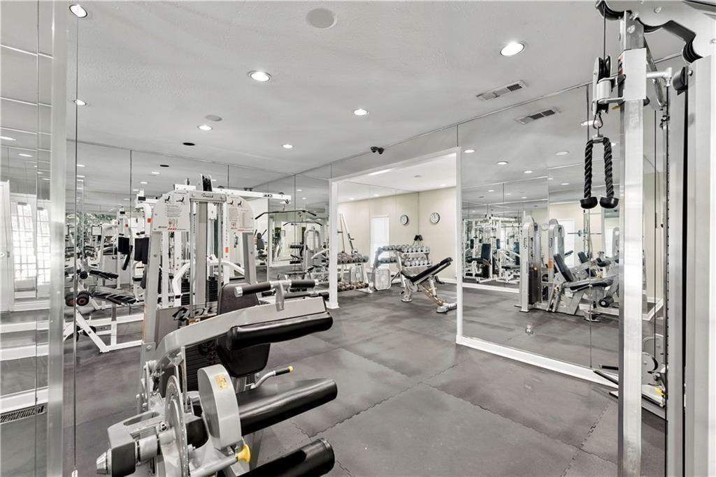 4211 PINE HEIGHTS Drive NE