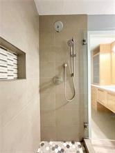 4211 PINE HEIGHTS Drive NE