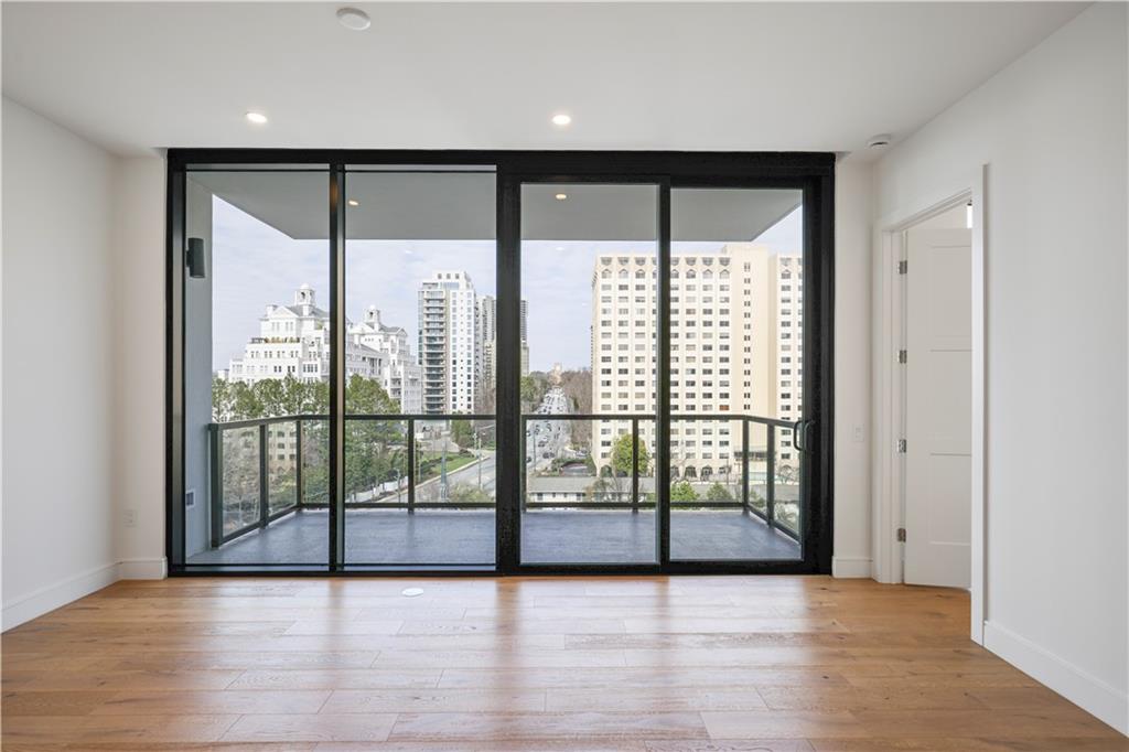 2425 PEACHTREE Road NE Unit 903