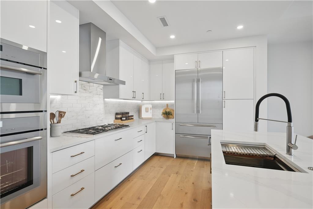 2425 PEACHTREE Road NE Unit 903