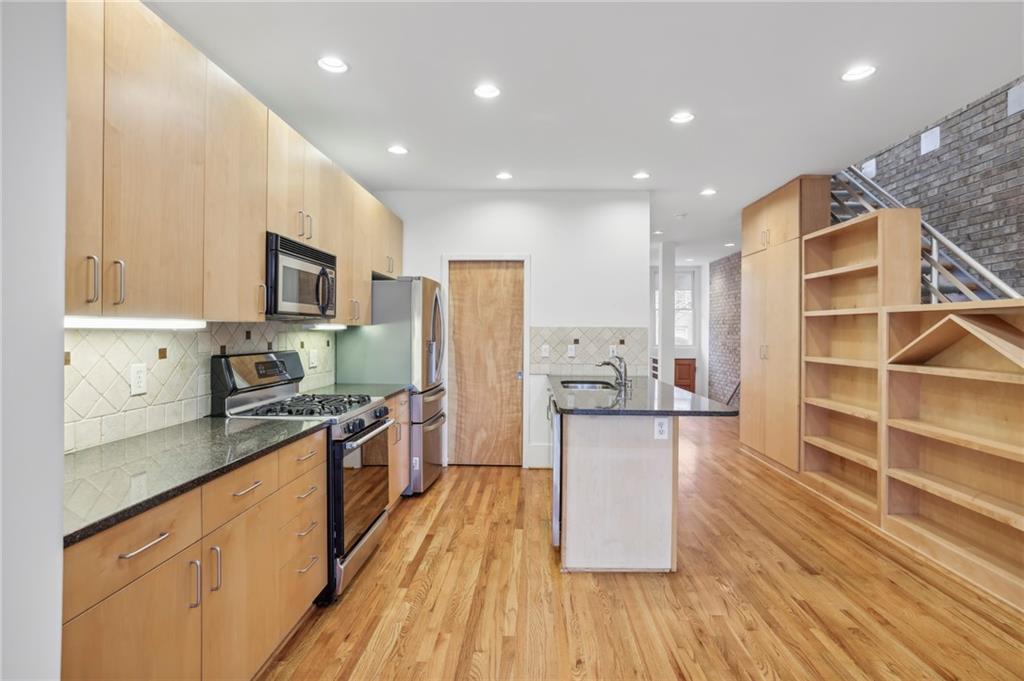 1303 Peachtree View NE