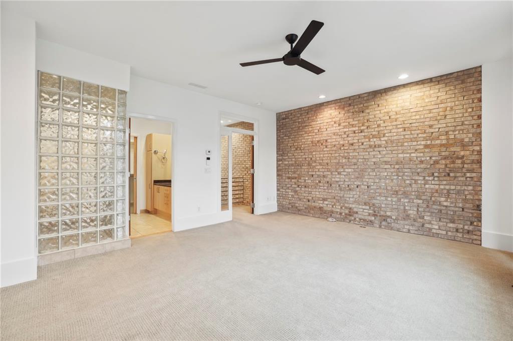 1303 Peachtree View NE
