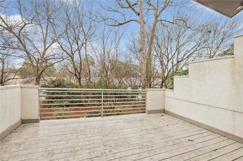 1303 Peachtree View NE