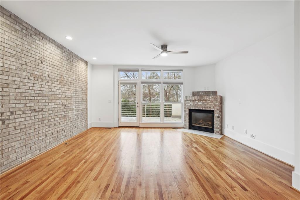 1303 Peachtree View NE