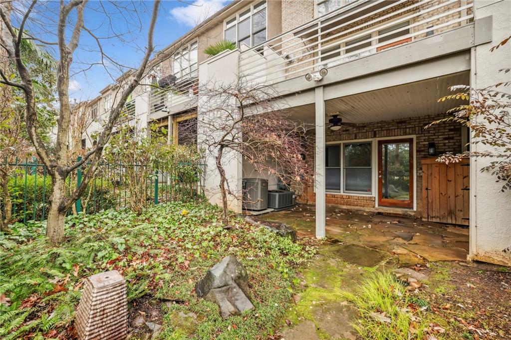 1303 Peachtree View NE