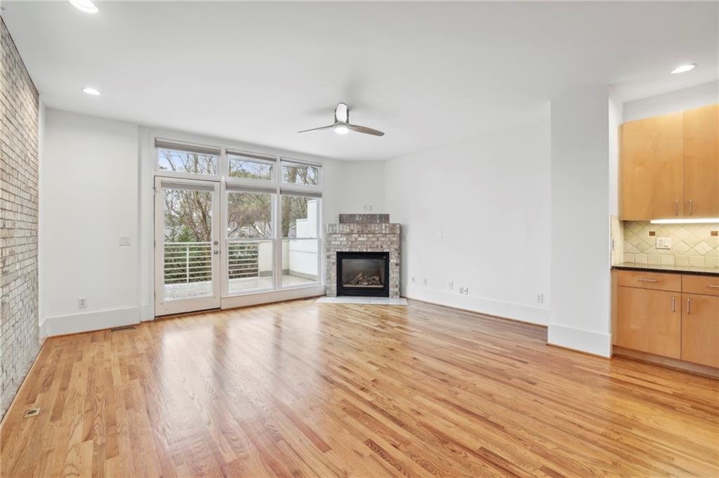 1303 Peachtree View NE