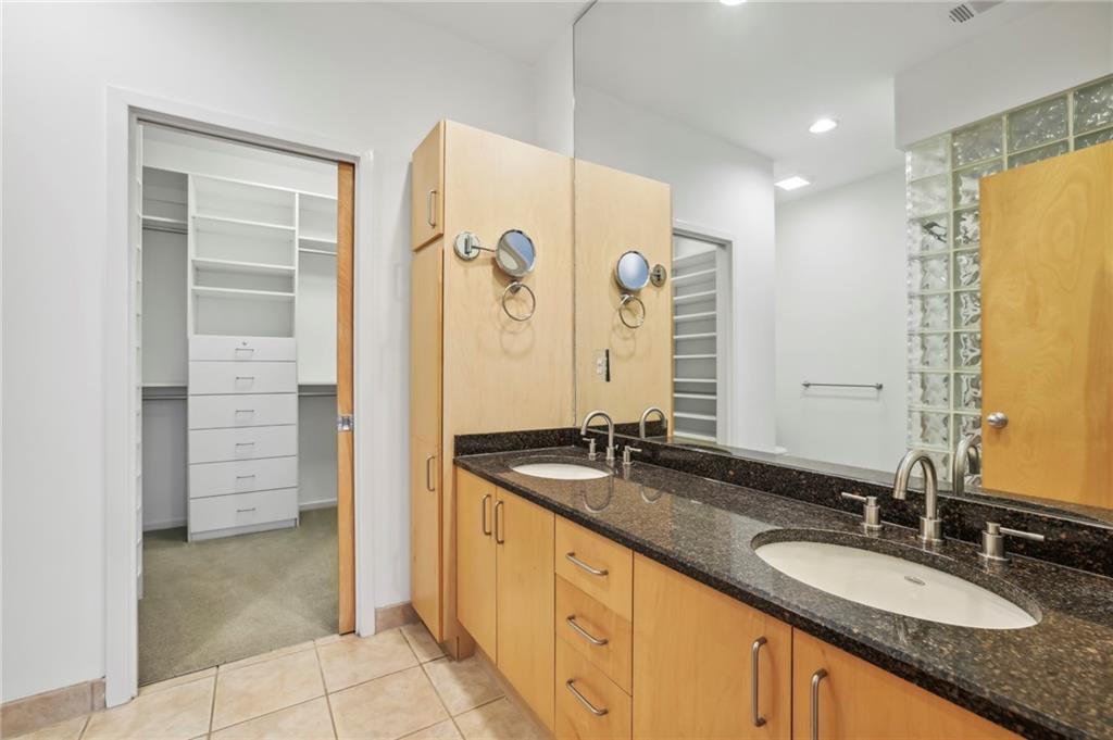 1303 Peachtree View NE