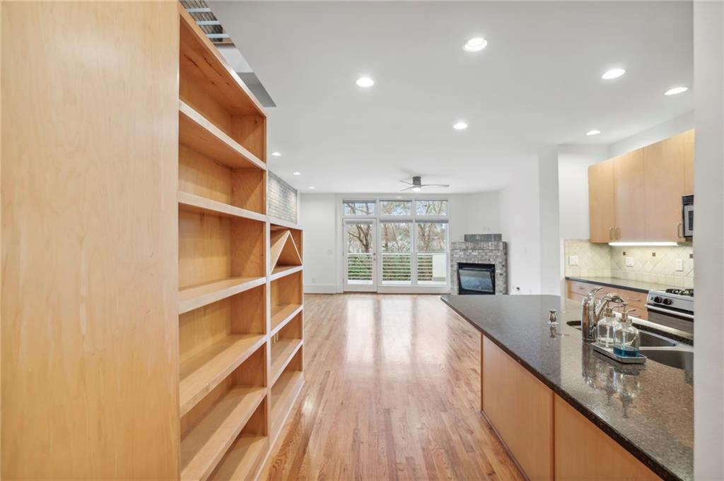 1303 Peachtree View NE