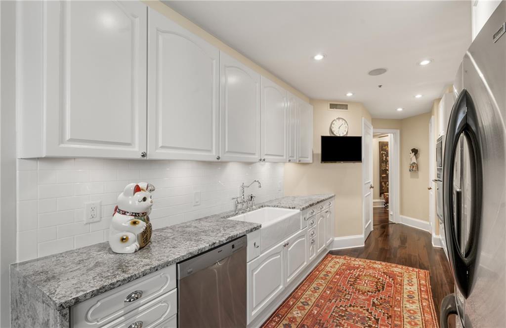 2660 Peachtree Road NW Unit 11G