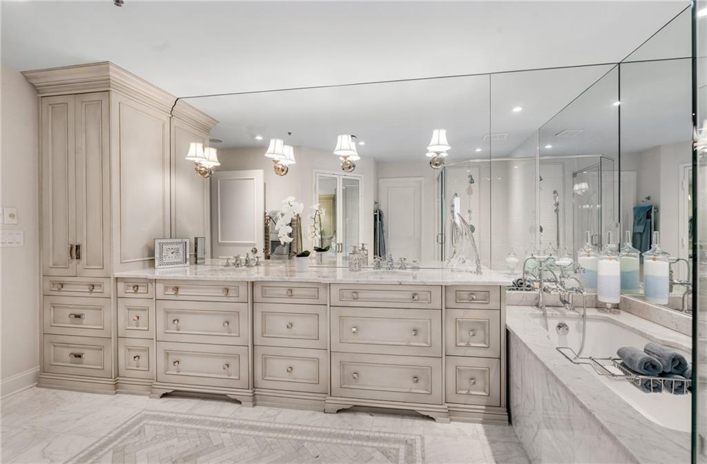 2660 Peachtree Road NW Unit 11G