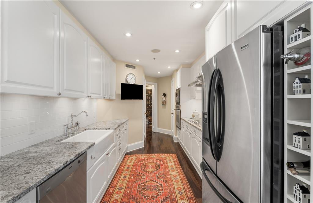 2660 Peachtree Road NW Unit 11G