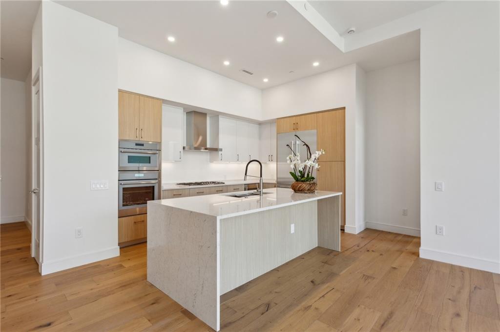 2425 Peachtree Road NE Unit 403